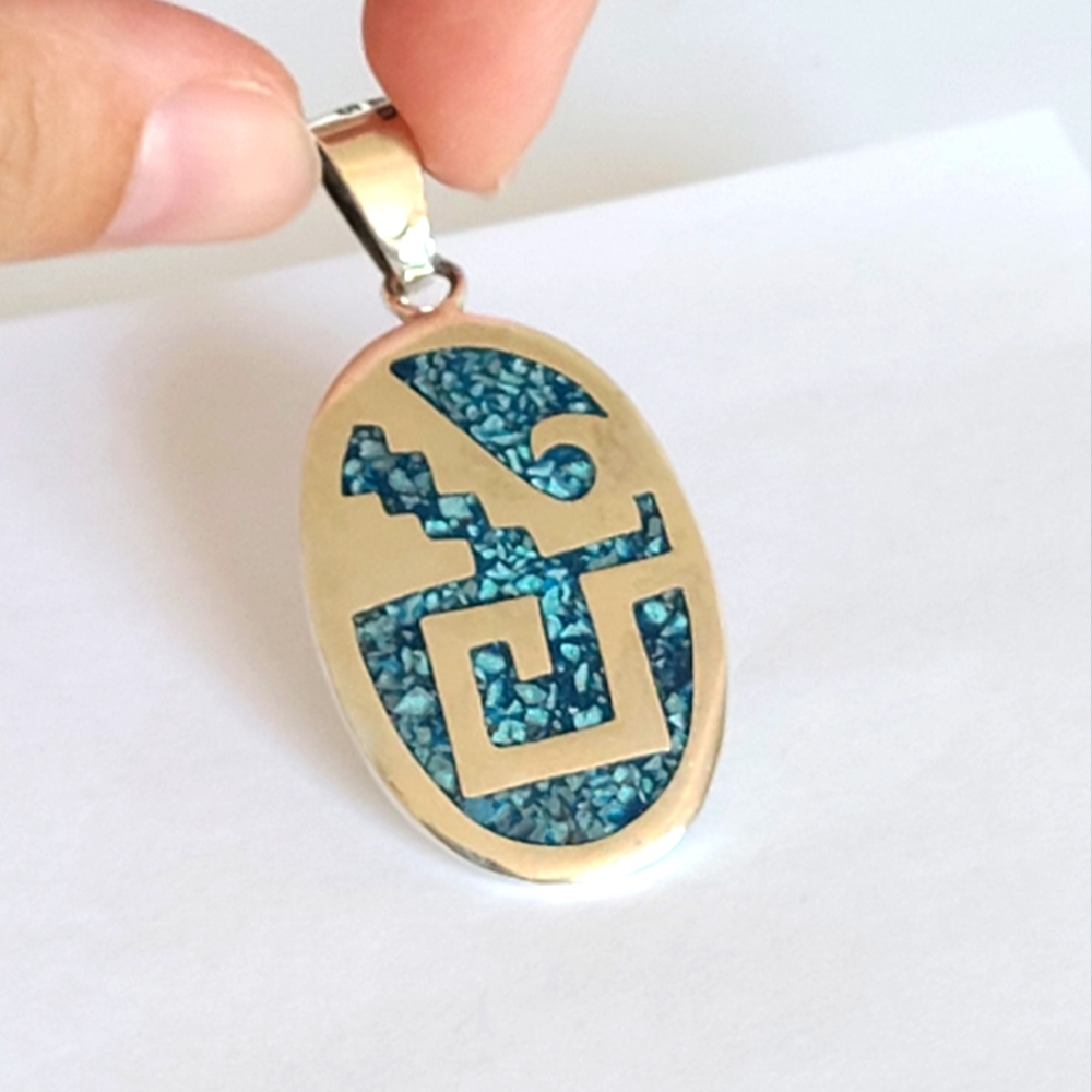 Vintage Boho Crushed Turquoise Inlay Aztec Tribal Oval Sterling Silver Pendant